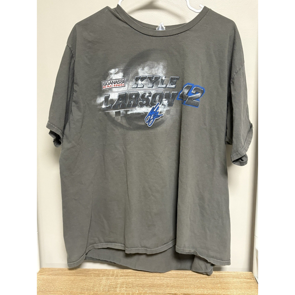 Kyle Larson #42 NASCAR Credit One Racing T-Shirt 2XL Gray Port & Company